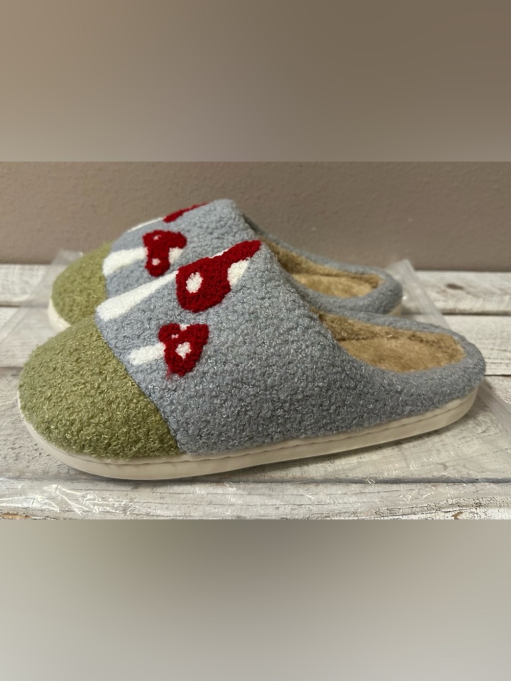 Faux Fur Lined Foam Padded Mushroom Slippers - NIP